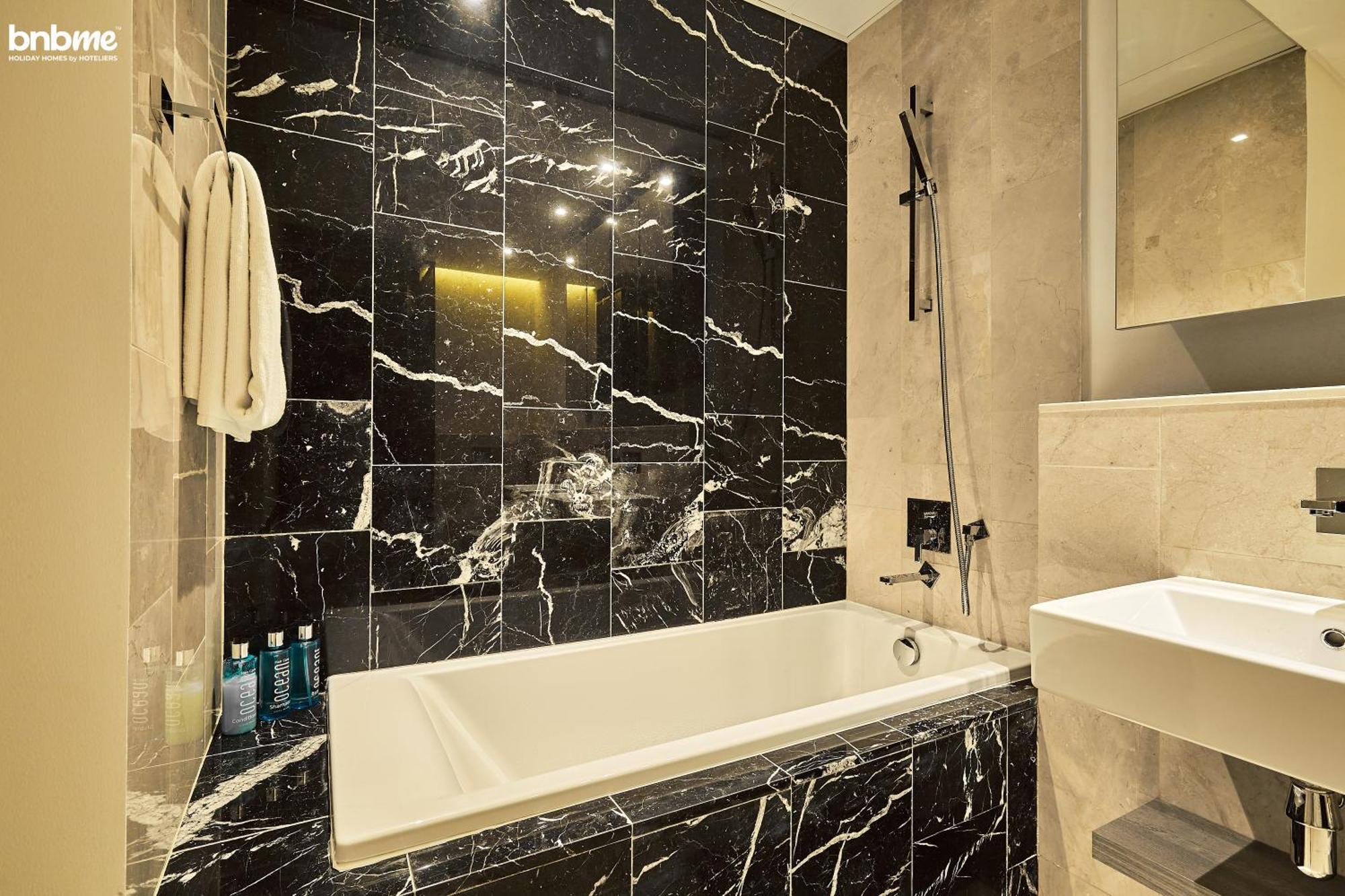 Bnbme - Th8 Palm Hotel Dubaï Extérieur photo